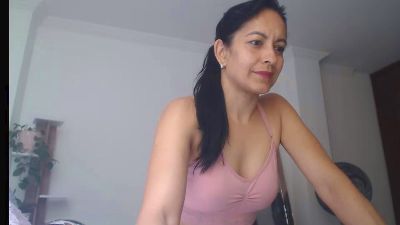 GOLDENBOOTY webcam model stream image