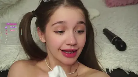 AmiLewis webcam model stream image