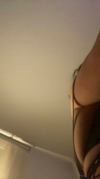 Lestep webcam model stream image