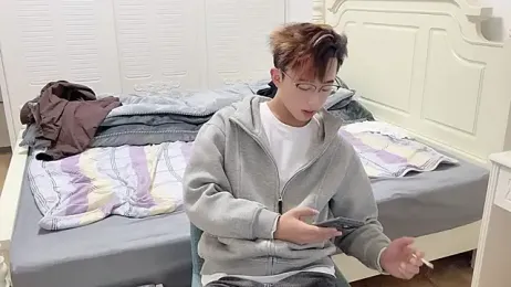 STxuguanhan webcam model stream image