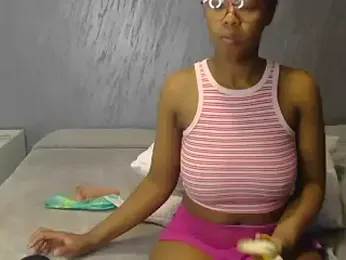 Hotytoty26 webcam model stream image