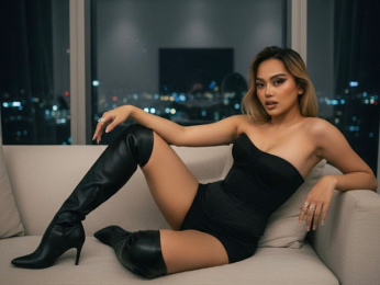 YoshiJenner webcam model stream image