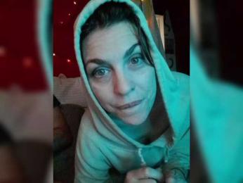 EvilynaJolieXXX webcam model stream image