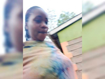 charlyne webcam model stream image