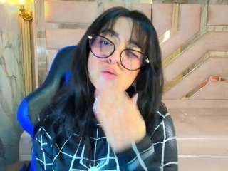 zoe-r webcam model stream image