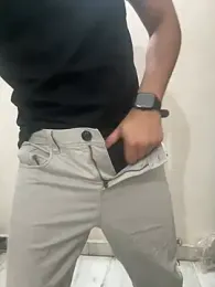 Ankur_straight webcam model stream image