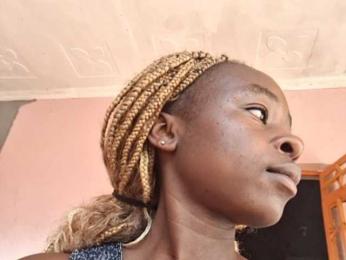 Serenac webcam bongacams model stream image