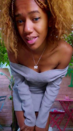 MoanaFrenchy webcam model stream image