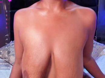 MiaCurly webcam model stream image