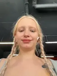 Milkyy_wway webcam model stream image