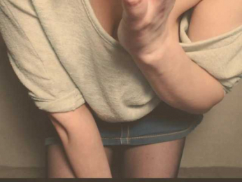 Bonniee webcam model stream image