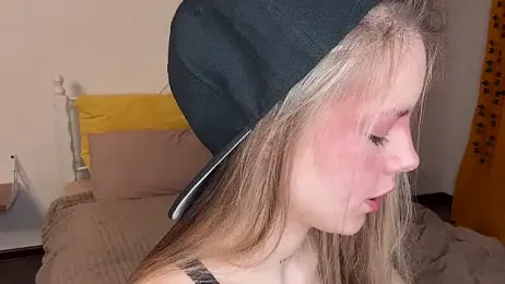 Catrinee webcam model stream image