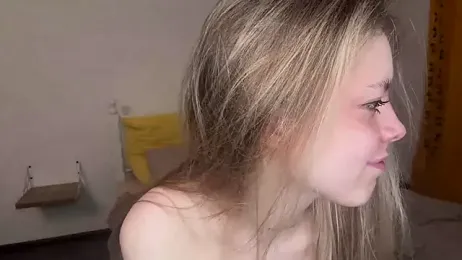 Catrinee webcam model stream image