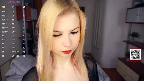 LynetHakes webcam model stream image