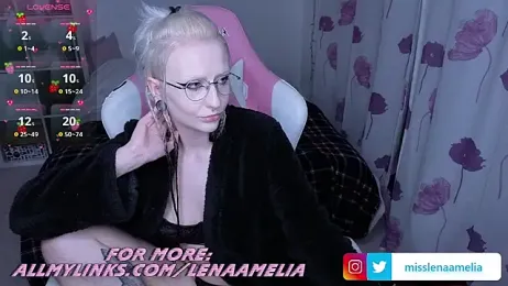 Lenas_Playroom webcam model stream image