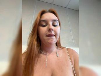 delyannicole webcam model stream image