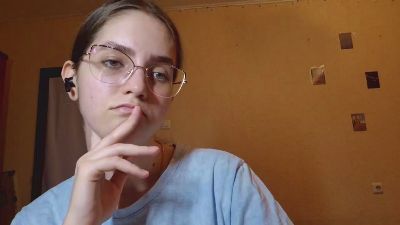 RoxanaKneisler webcam model stream image
