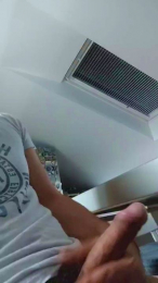 84Koku webcam model stream image