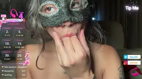 littleluna18 webcam model stream image