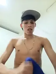 mazo18 webcam model stream image