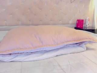 aleaurarashi webcam model stream image