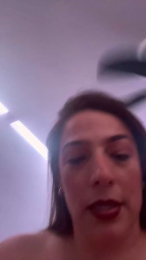 Lou1k webcam model stream image