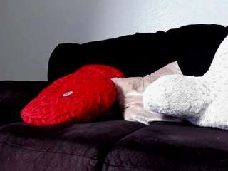 yiaunaniree webcam model stream image