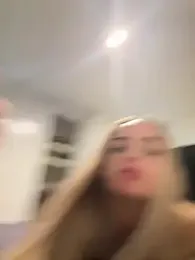 stenzxx webcam model stream image
