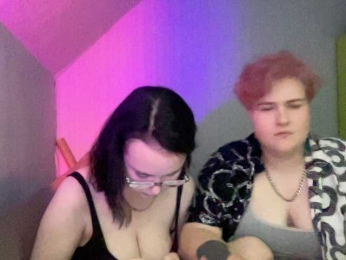 Tanya-and-Sara webcam model stream image