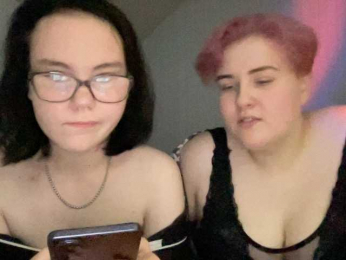 Tanya-and-Sara webcam bongacams model stream image