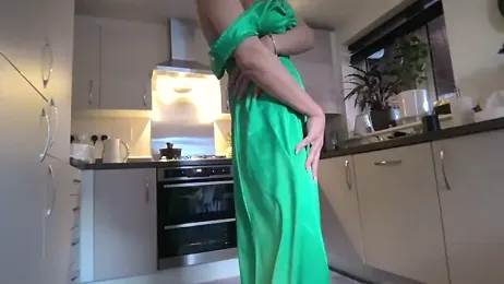 QuenMonicaUK webcam model stream image