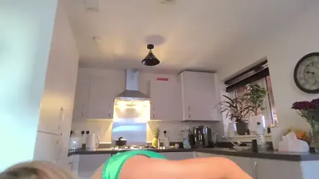 QuenMonicaUK webcam model stream image