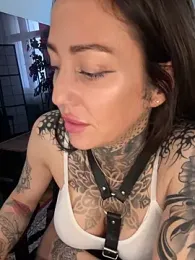 Elenascrib webcam model stream image
