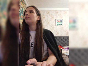 Love_Crew webcam model stream image