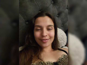 Love_Crew webcam model stream image