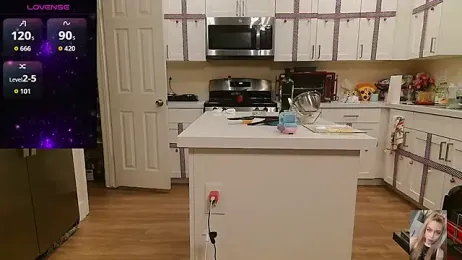 Blondiewithanass webcam stripchat model stream image