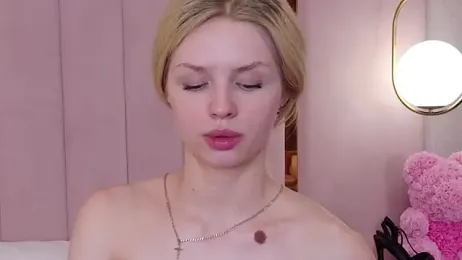 alice_woond webcam model stream image