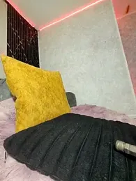 Isis_Hot__ webcam model stream image