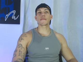 Axel Tylor webcam model stream image