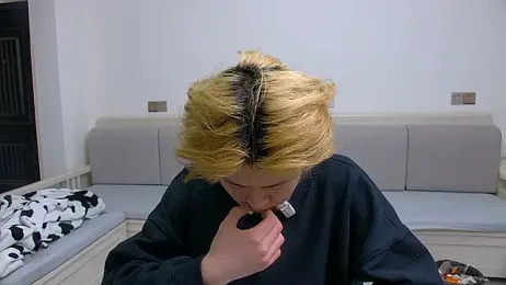 Chili-001 webcam stripchat model stream image