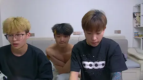 Chili-001 webcam stripchat model stream image