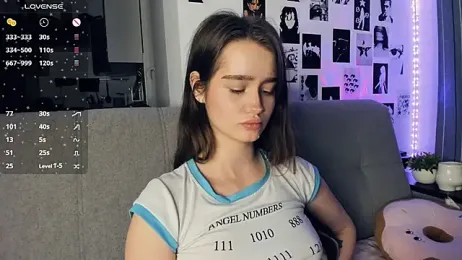 lovelyalivia webcam stripchat model stream image