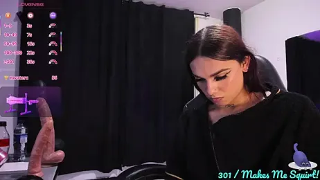 Almaazz webcam stripchat model stream image