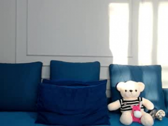 little_v1rgin_angel webcam model stream image