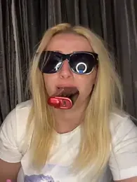 Strongqueen webcam model stream image