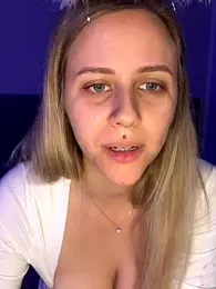 lunawolf21 webcam model stream image