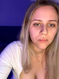 lunawolf21 webcam model stream image