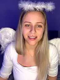 lunawolf21 webcam stripchat model stream image