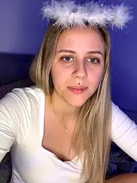 lunawolf21 webcam model stream image