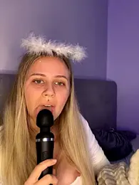 lunawolf21 webcam model stream image